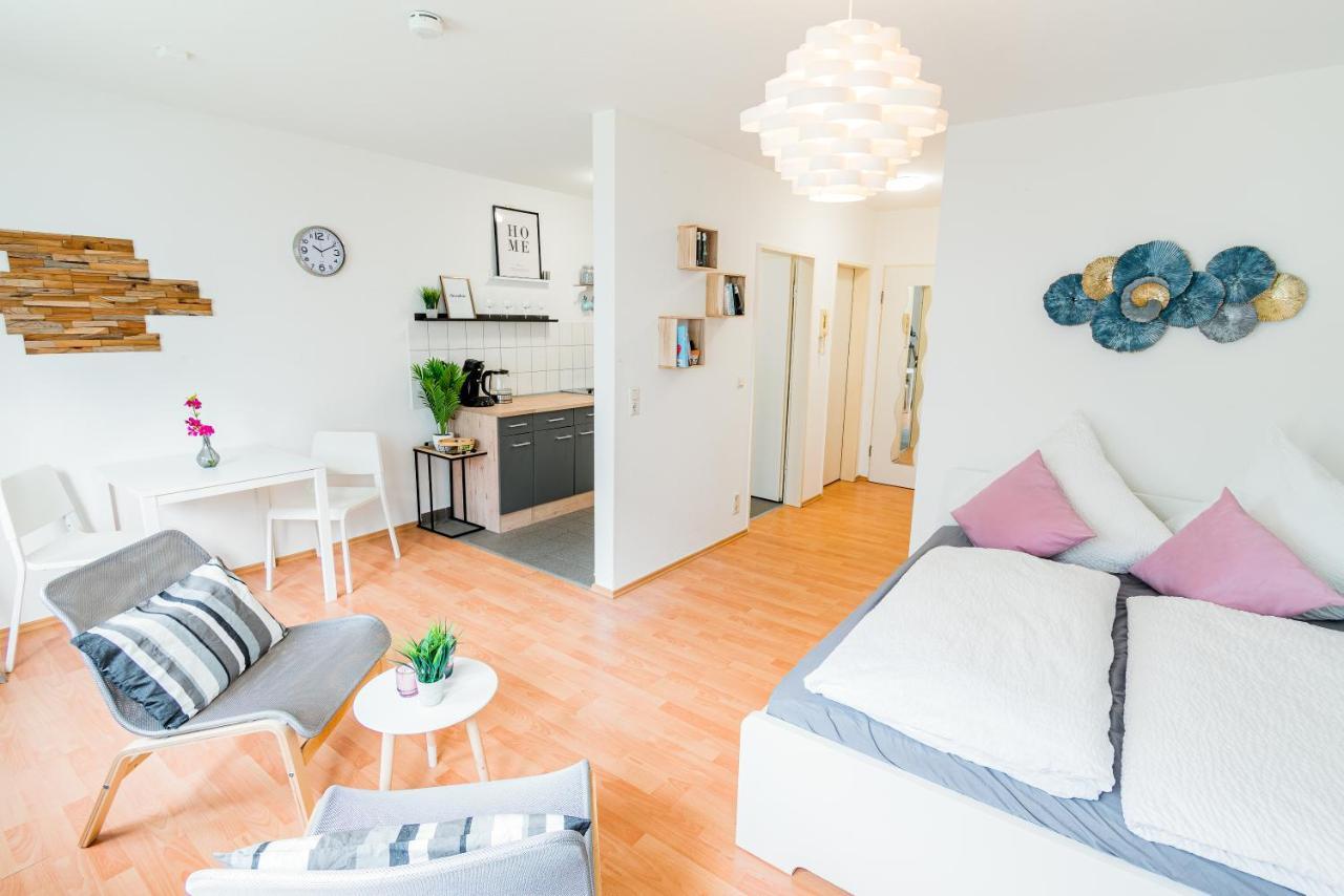 Helles Apartment In Top-Lage Mit Parkplatz Magdeburg Eksteriør billede